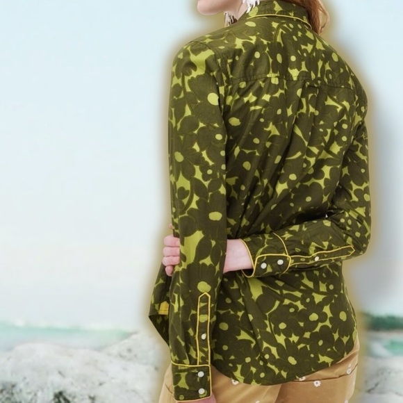 J. Crew ‘Groovy Button-Up Shirt’ in “Camo Flowers” with Yellow Piping Size Small - Picture 2 of 15